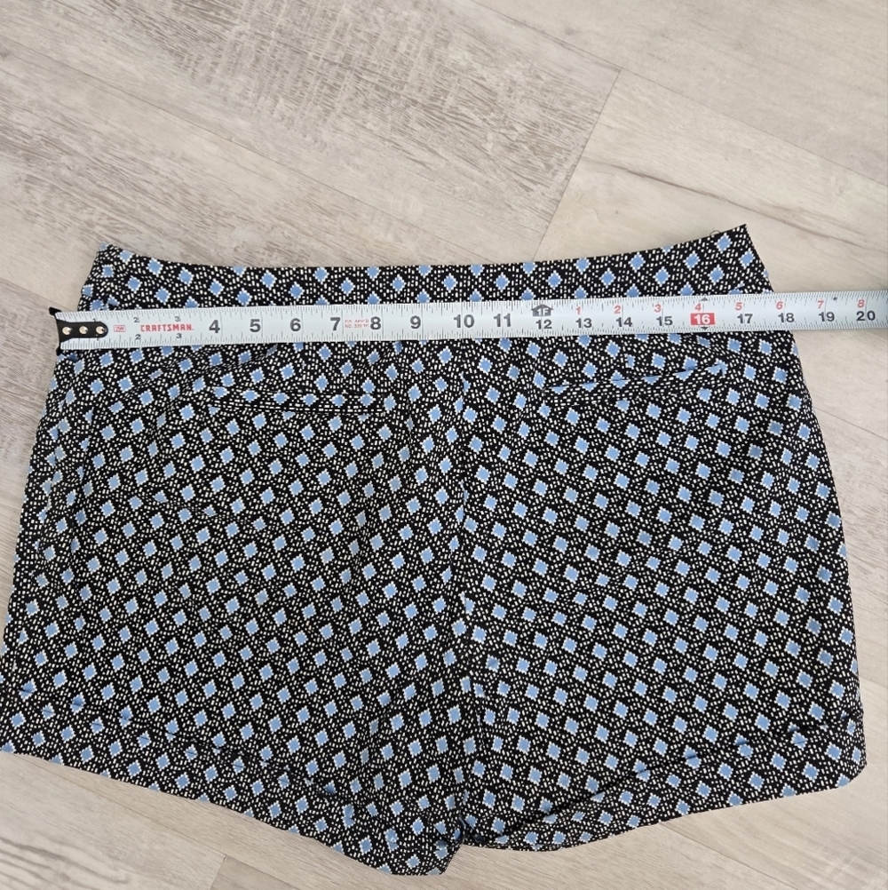 Women's Soho Apparel Shorts Size 10 - Picture 2 of 8